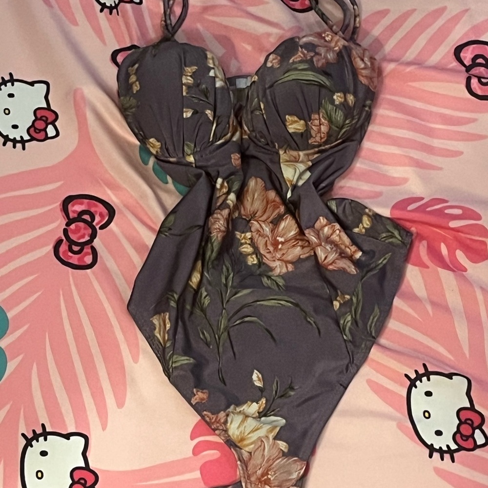 Floral XS bodysuit